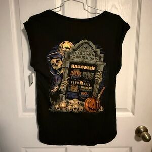 Black Halloween Horror Nights Ladies House Shirt Small HHN 31 2022 NWT